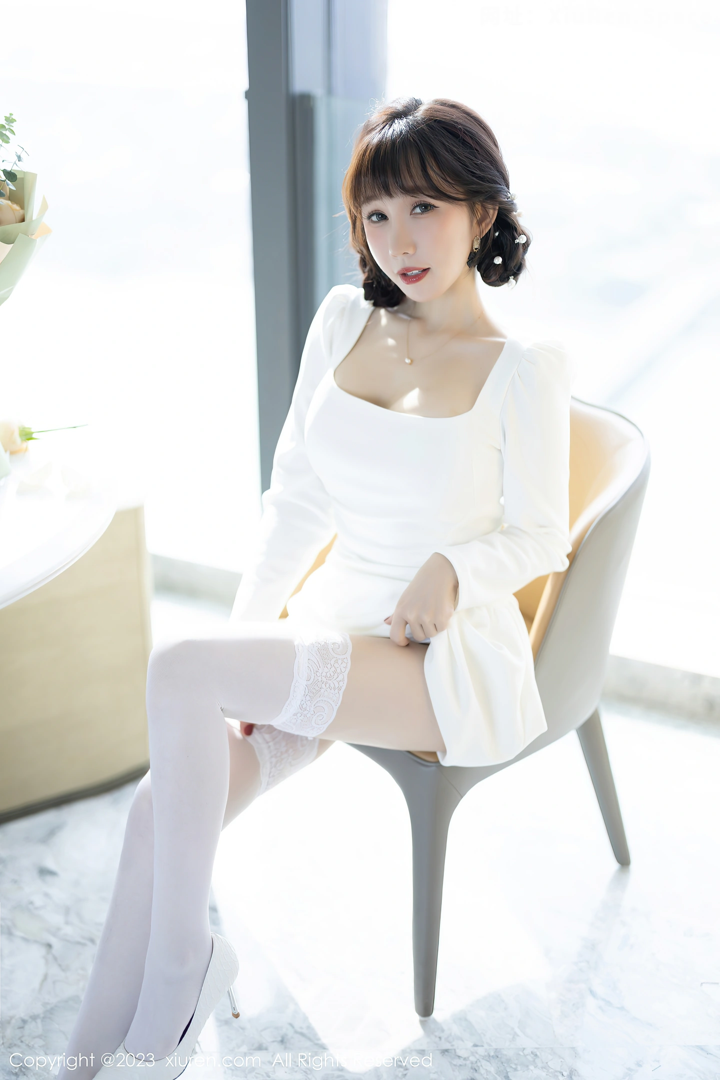 图片[6]-[XiuRen秀人网]2023.04.06 NO.6528 波巧酱 白色连衣裙与透视情趣内衣加丝袜美腿性感私房写真集-秀人网官方网站